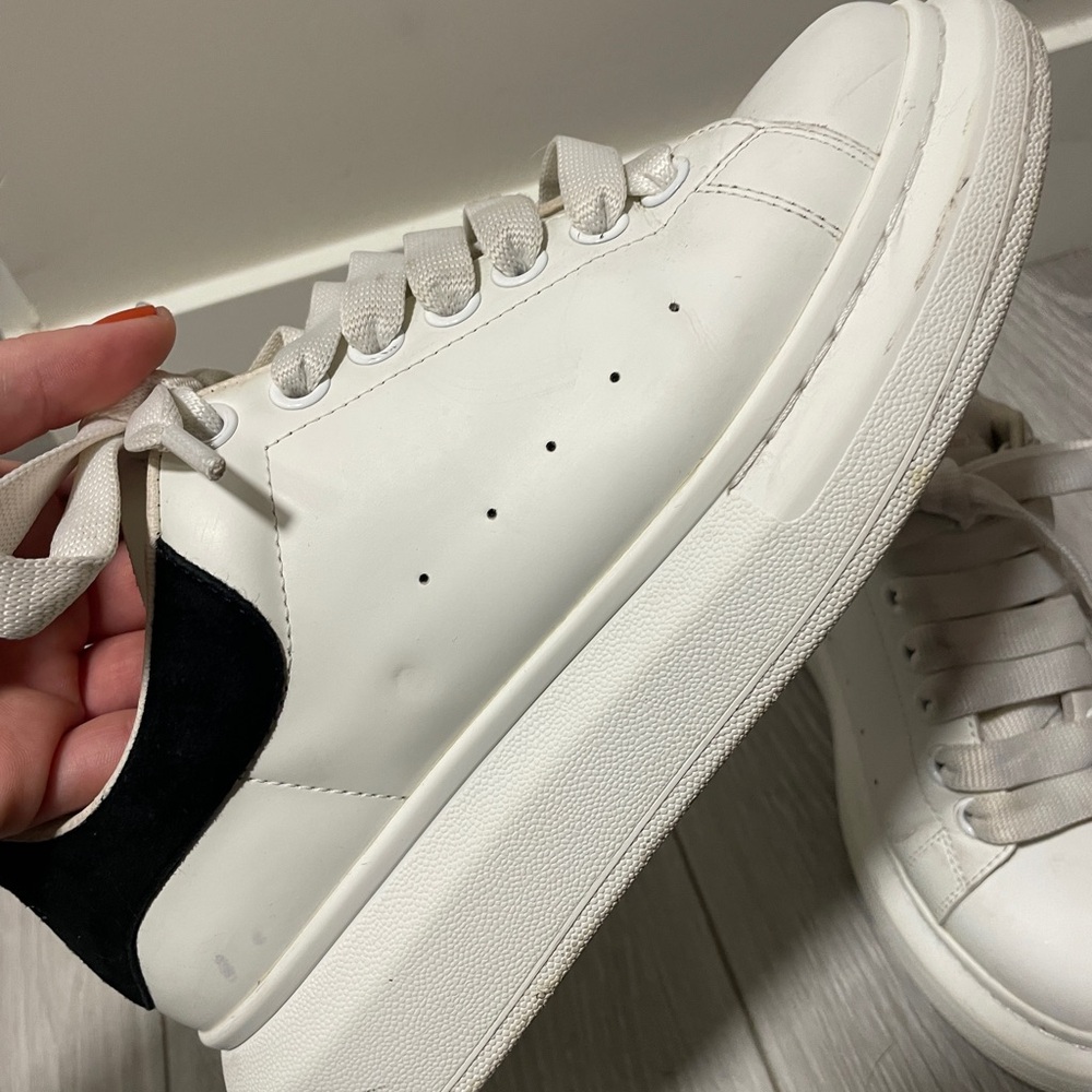 Alexander McQueen White and Black Platform Sneakers - Picture 4 of 11